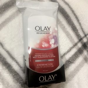 Olay Regenerist Anti-Aging Exfoliating Wipes